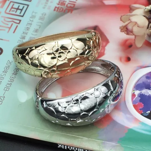 Textured Cuff So Cool - Picture 3 of 3